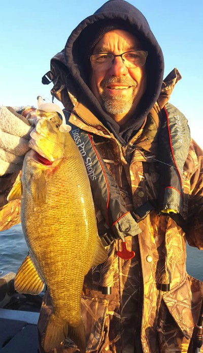 Charter Fishing Chicago Illinois and Hammond Indiana with Captain Ralph  Steiger Fishing Guide Service for salmon, trout, smallmouth bass and perch  in Illinois and Indiana waters of Lake Michigan.. - Current Fishing