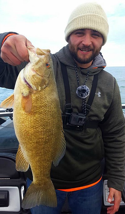 Charter Fishing Chicago Illinois and Hammond Indiana with Captain Ralph  Steiger Fishing Guide Service for salmon, trout, smallmouth bass and perch  in Illinois and Indiana waters of Lake Michigan.. - Home Page